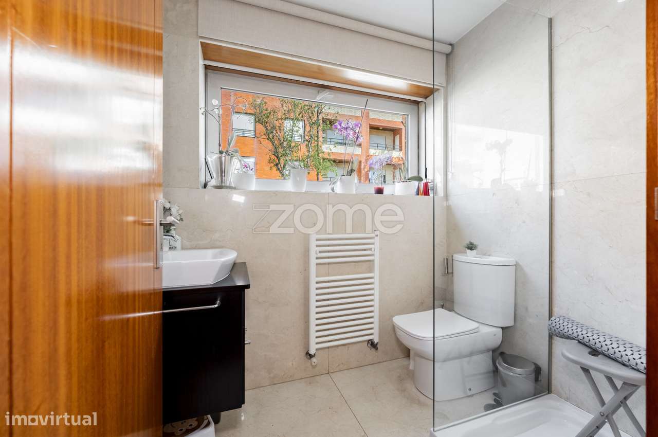 Moradia T5 com Piscina, 4 Suites e Garagem para 4 Carros em Esposende-5