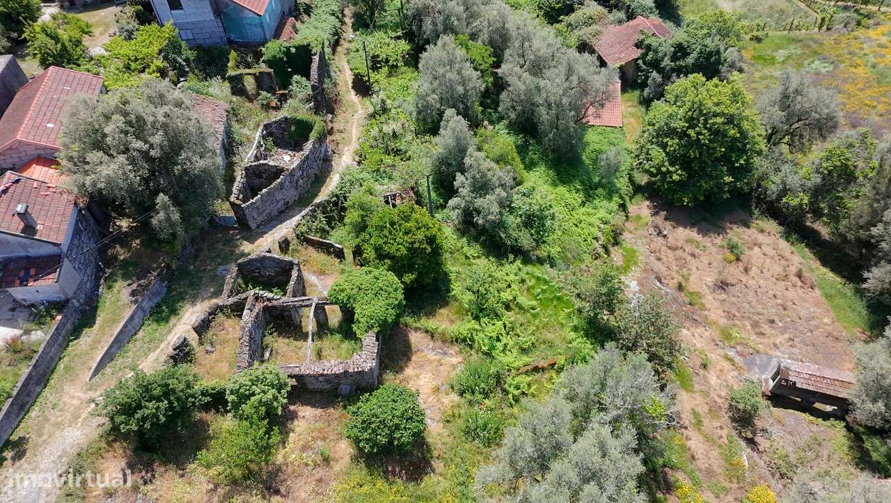 Terreno de 700m2 c/ Ruina-47