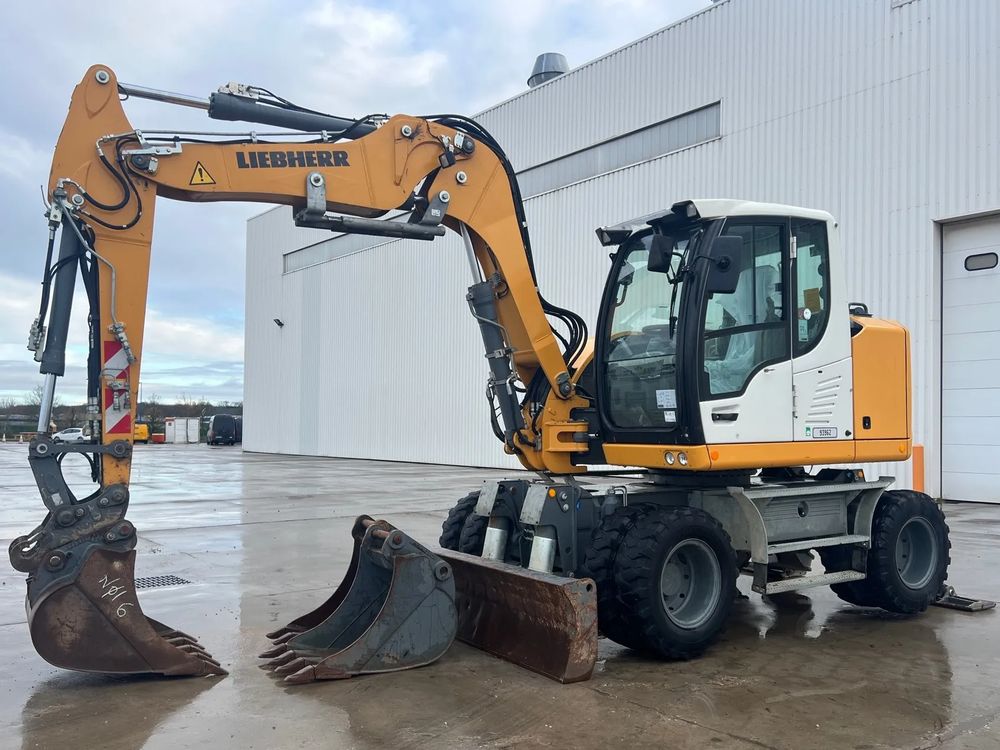 Liebherr Koparka kołowa liebherr a912 compact 2017