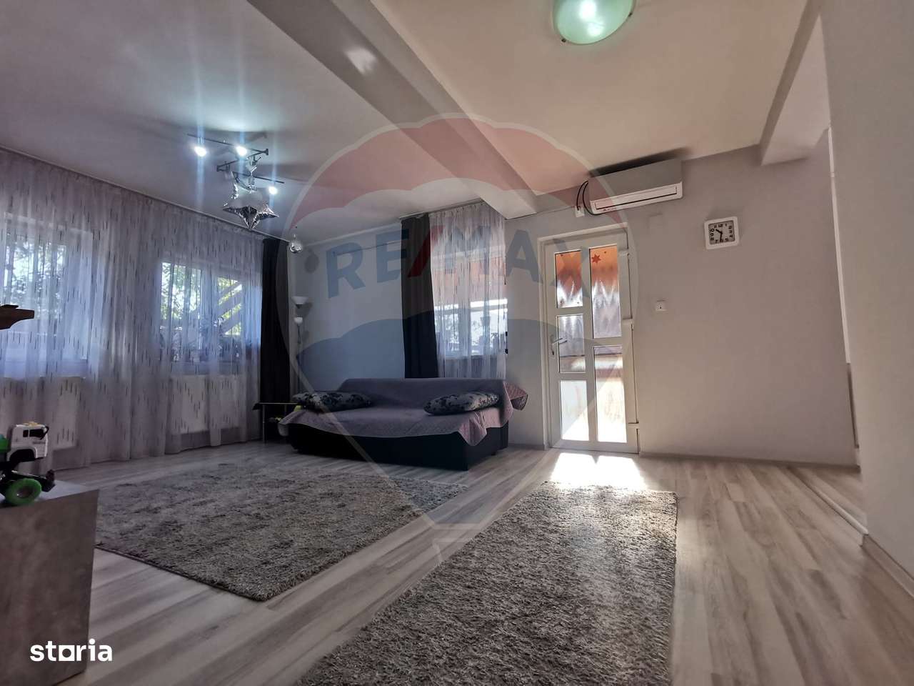 Casă 7 camere si curte, zona Metro Oradea, de vanzare-2