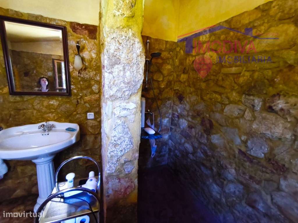 Propriedade com moradia, anexo, piscina e terreno com mais 2 ha-22