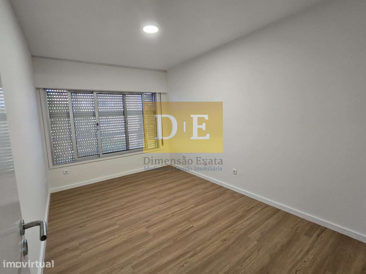 Apartamento T4 em Zona Central da Sª da Hora Junto à Estação do M-26