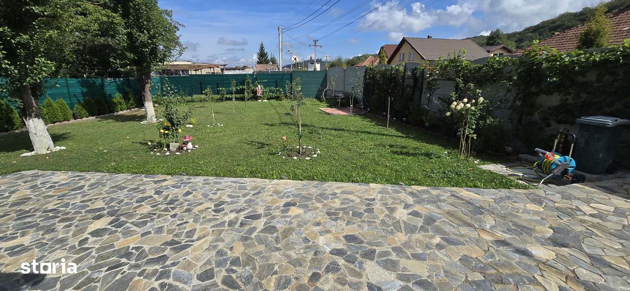 Casă renovata complet cu 2 apartamente incalzire in pardoseala - Imagine principală: 3/20