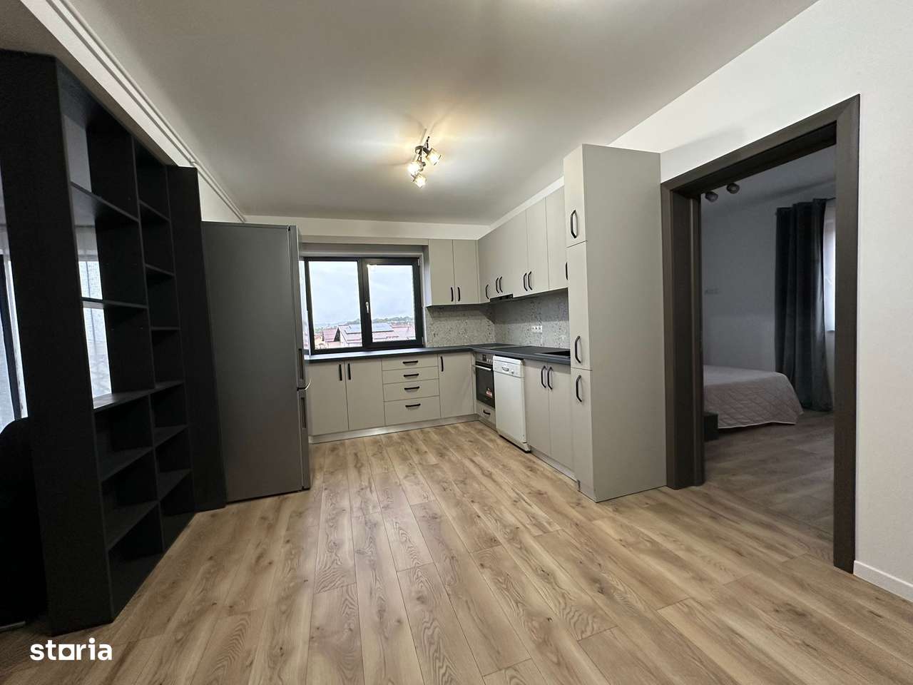 Apartament 4 camere,2băi,bloc NOU,1 parcare,zona 7 Noiembrie - Imagine principală: 4/11