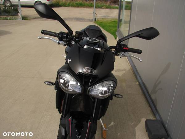 Triumph Street Triple - 4