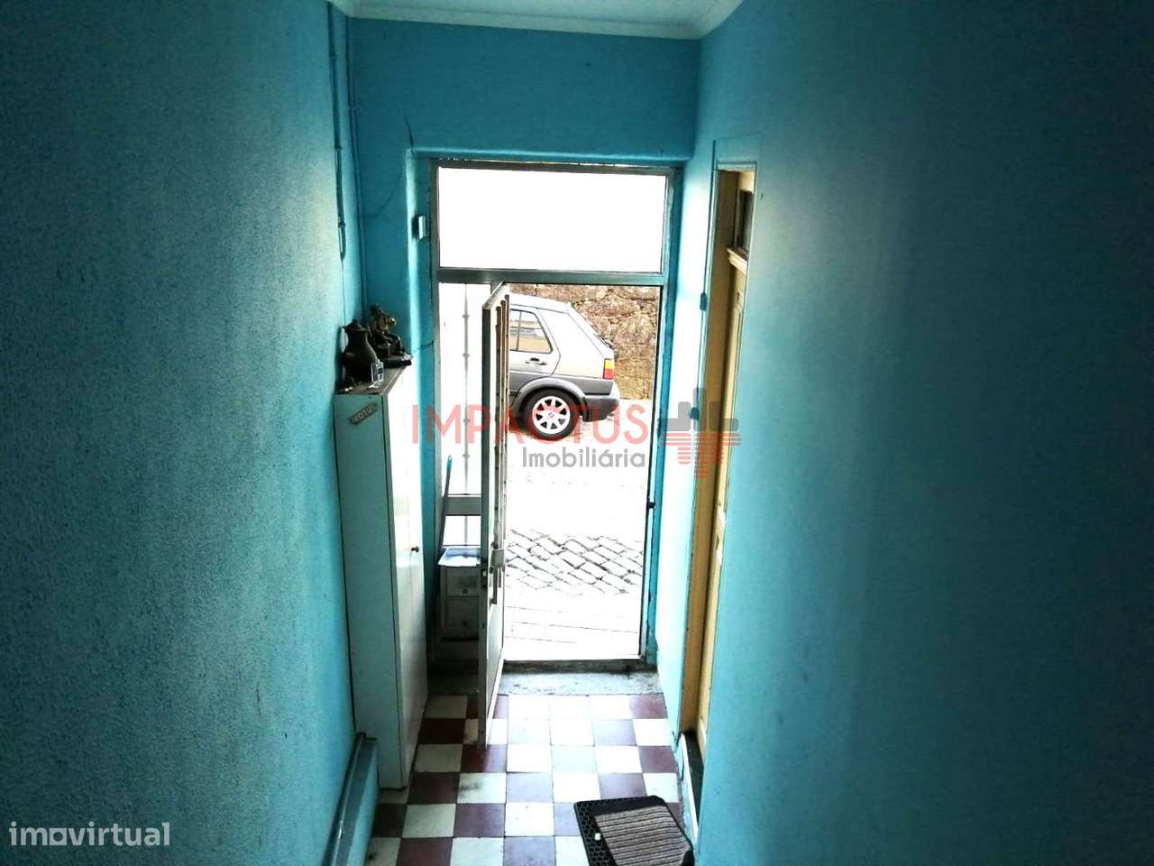 Moradia para restauro com inquilino próximo da Estação - Grande imagem: 4/29