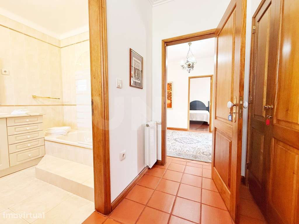 Moradia T4 com Piscina e 2 106m2 de Terreno em Caminha - Espaço e P...-41