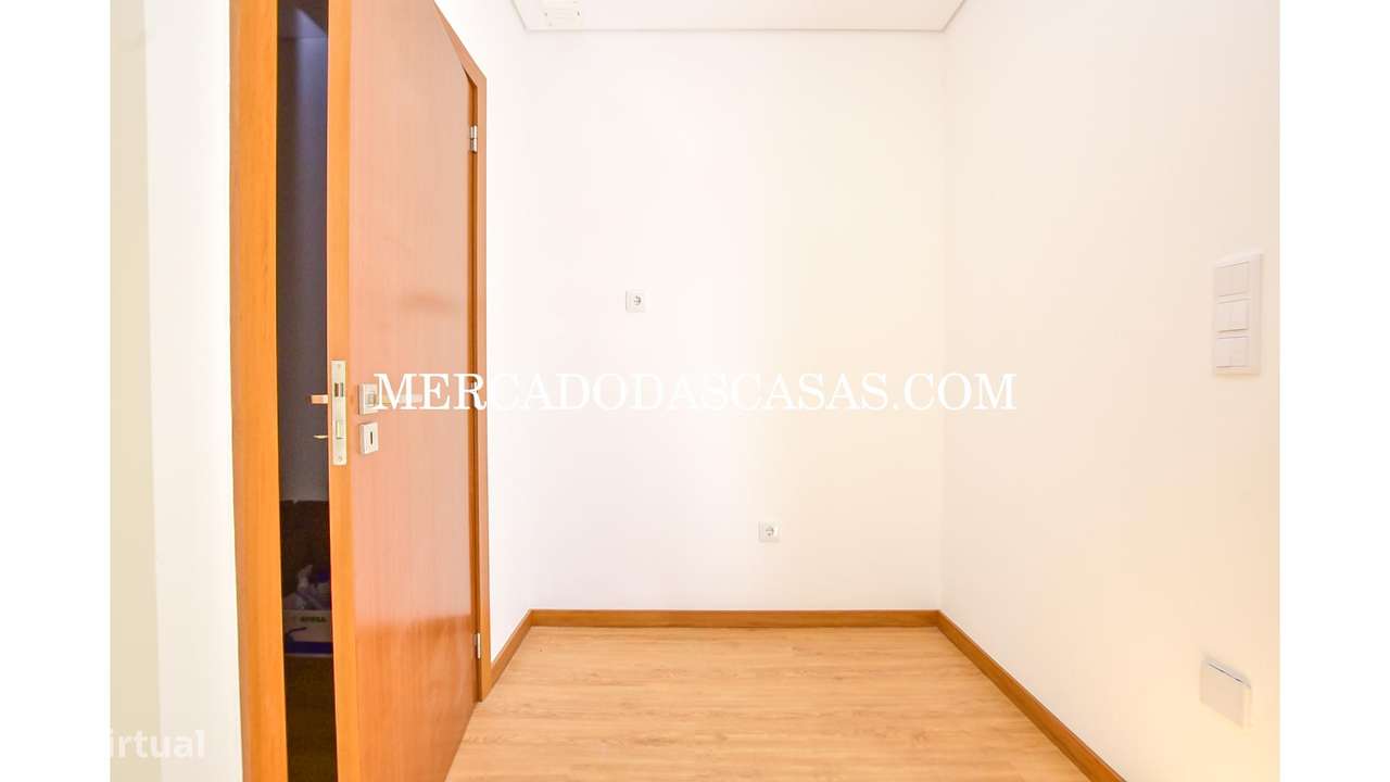 Moradia T3 Nova em S.M.Feira, junto ao castelo-35