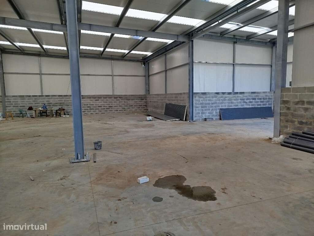 Armazém para arrendar em Mem Martins - Sintra - Grande imagem: 2/16