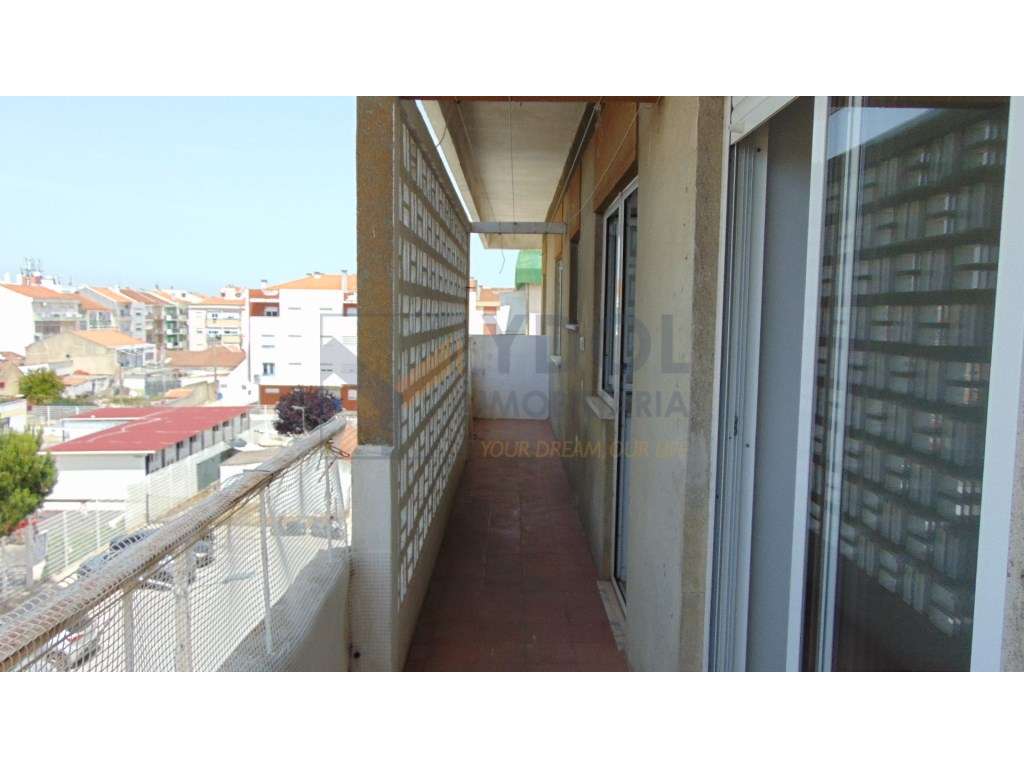 T1 Remodelado com Varanda Generosa e Excelente Luminosidade no Alto...-9