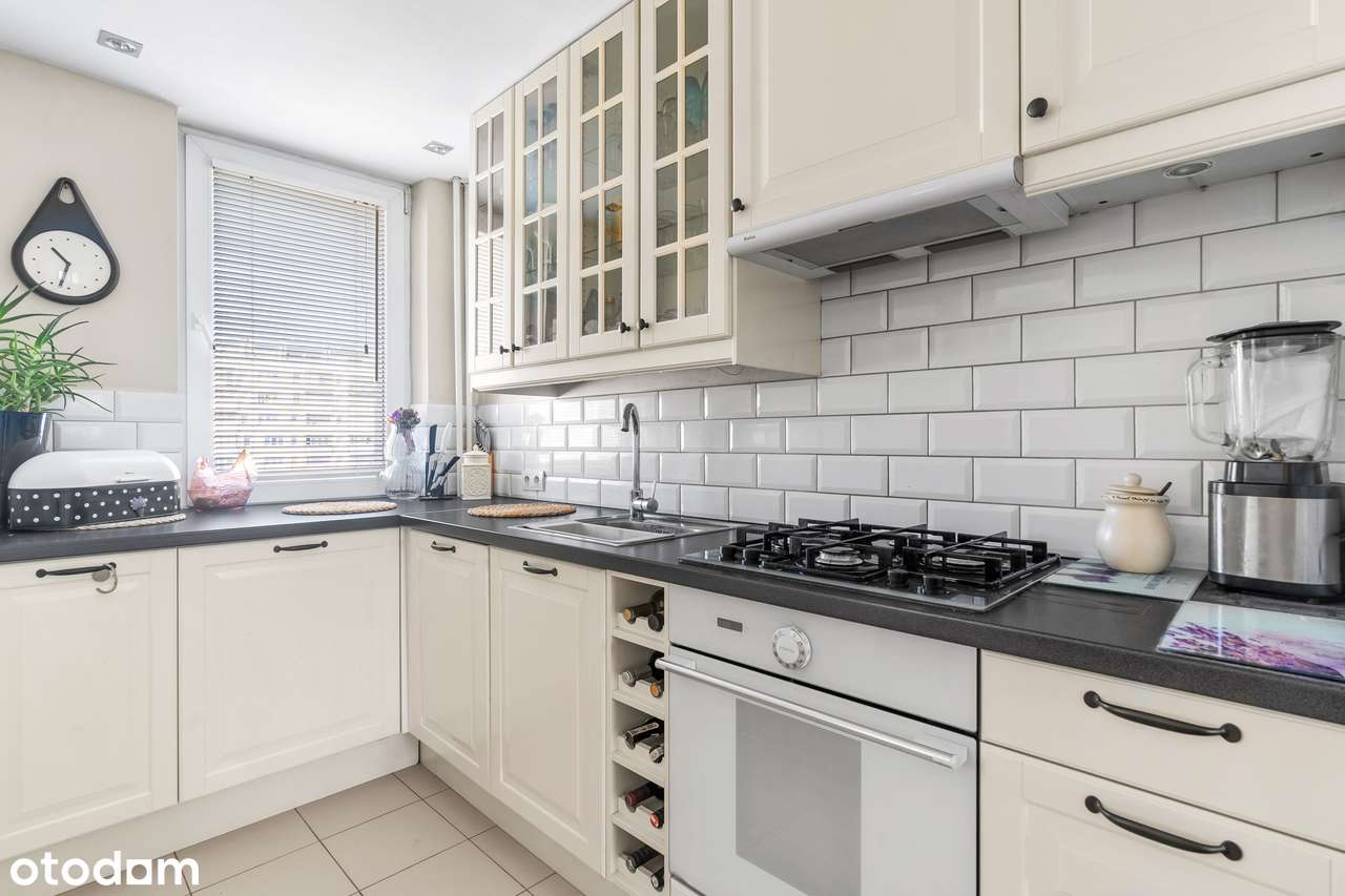 REZERWACJA - 3 pokojowe mieszkanie tuż przy metrze Wawrzyszew-1