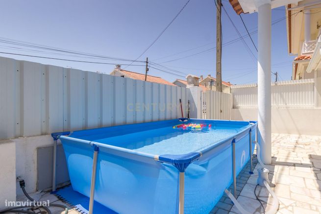 Moradia Geminada T3+1 com Jardim e Garagem-3