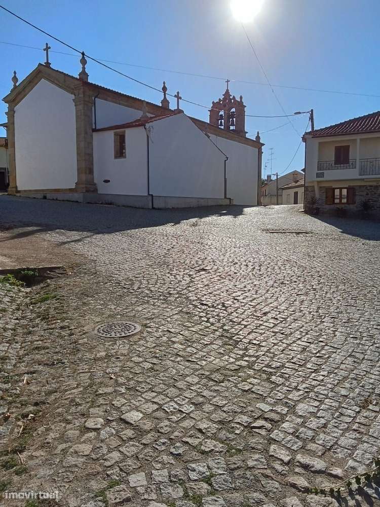 Casa 2 Pisos para Restauro – Rio Frio, Bragança-4