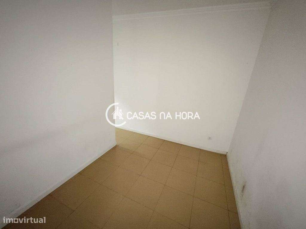 LOJA COMERCIAL  Centro Comercial Galáxia  Centro de Mem Martins / S...-11