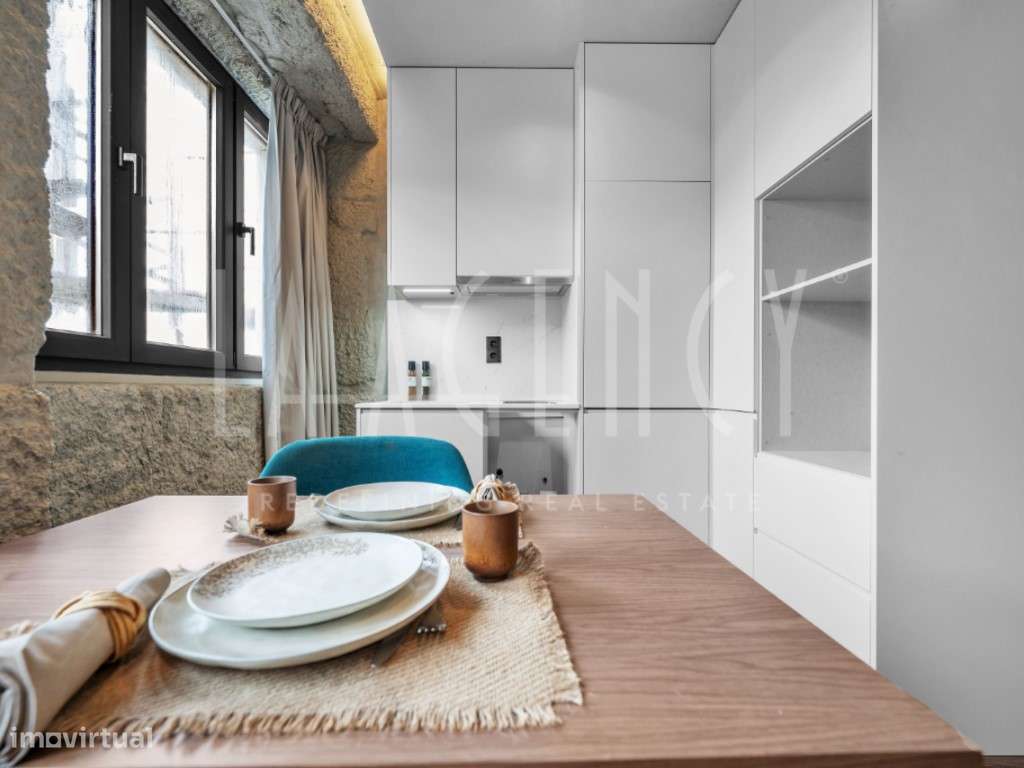 Estúdio T0 Totalmente Equipado e Mobilado-10