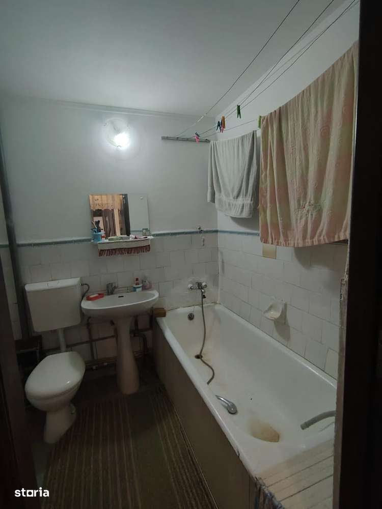 Se vinde apartament 50mp burdujeni langa scoala 51.000e  2 cam cent-3
