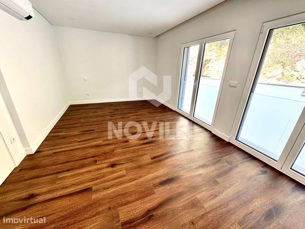 Moradia T3 em condomínio Fechado no centro de Leiria.-13