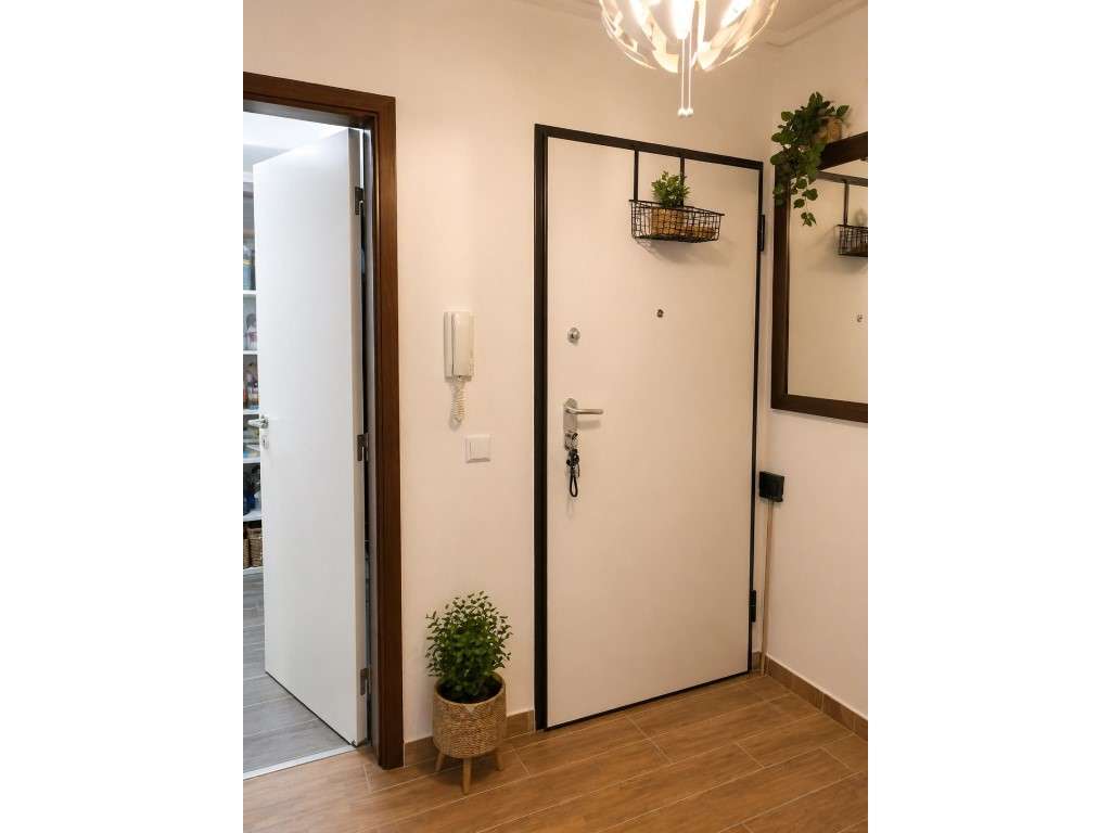 T2 renovado em Prédio de Referência no Vale da Amoreira-8