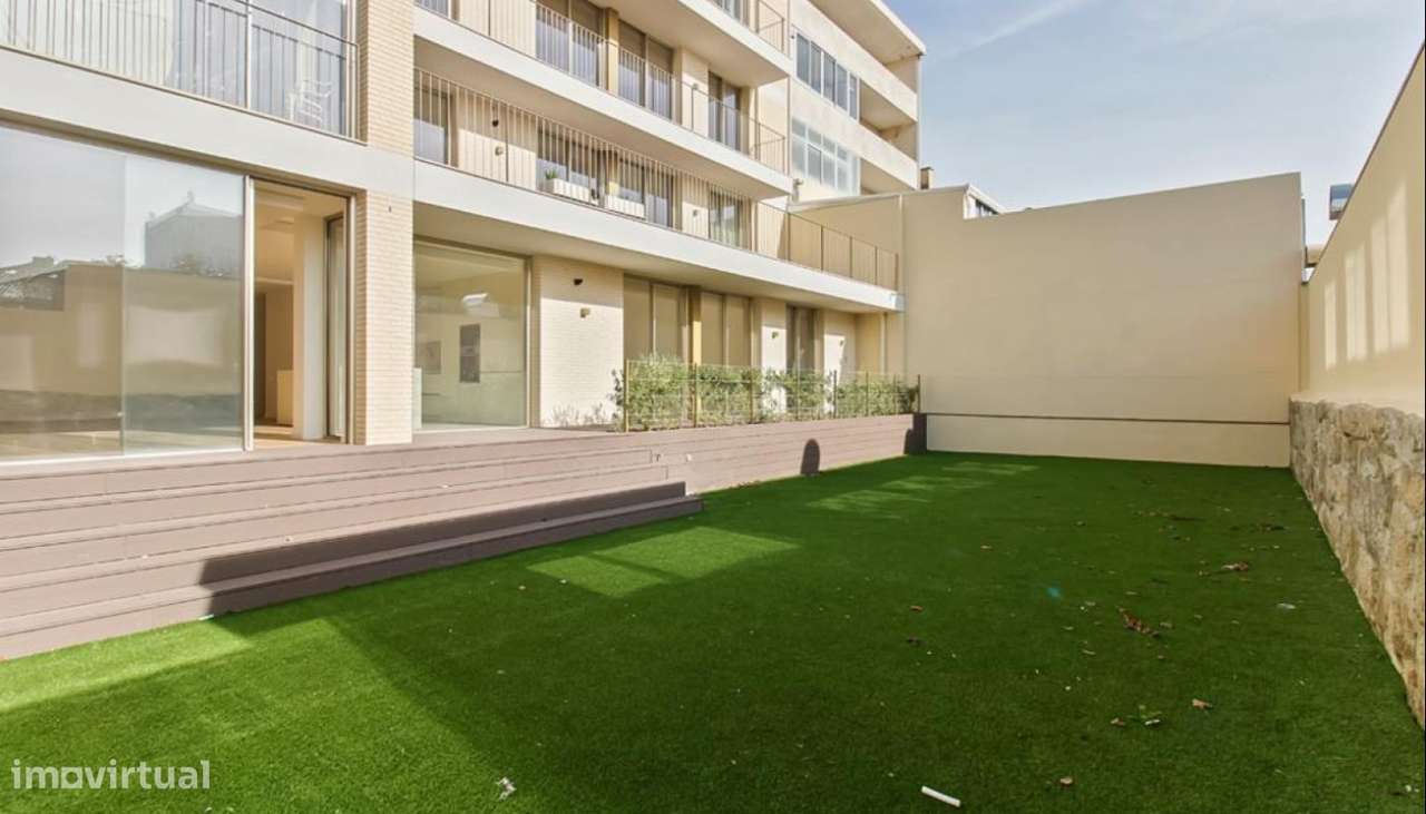 Apartamento T3 com jardim próximo da praia em Leça da Palmeira-0