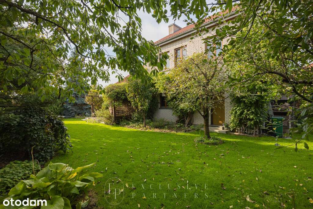 Klimatyczny dom w Wilanowie skąpany w zieleni!-17