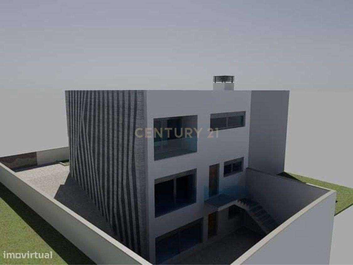 Terreno Urbano de 242m2 com viabilidade para construção de Moradia V3-8