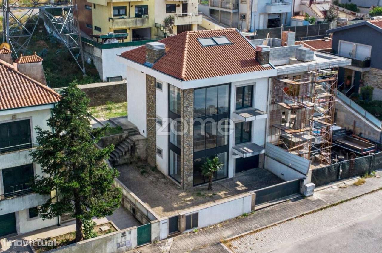 Moradia T3 em construção, para finalizar - Campo, Valongo