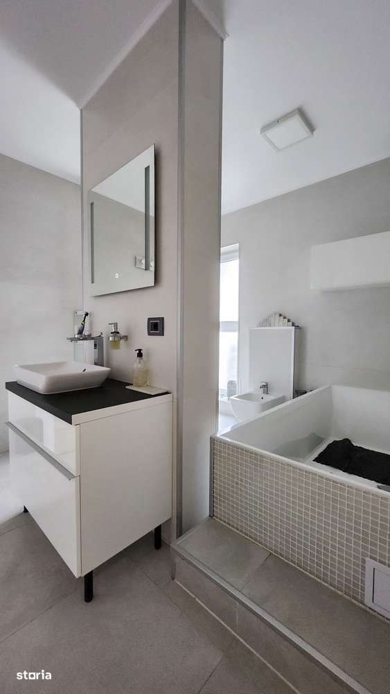 Casa cu 4 camere de lux cu teren generos 1200mp-1