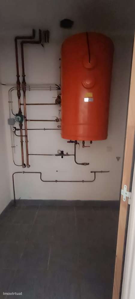 Moradia T6 com Cave, R/Chão e Sótão Aproveitado | A 3 km de Tomar-18