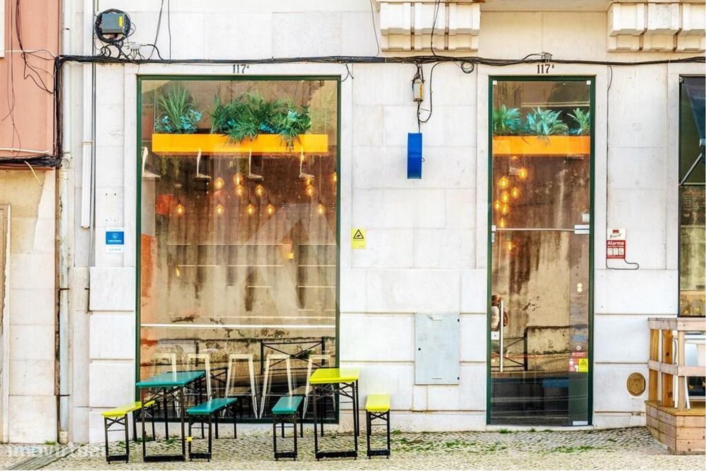 Restaurante pronto a funcionar na Avenida Marquês da Fronteira