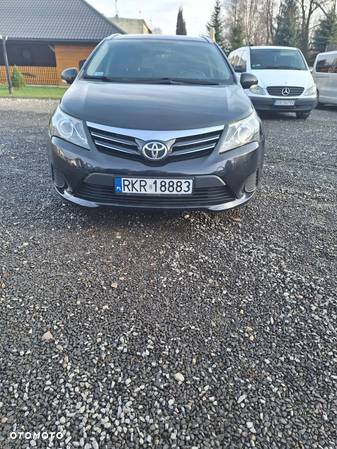 Toyota Avensis 2.0 D-4D Active - 3