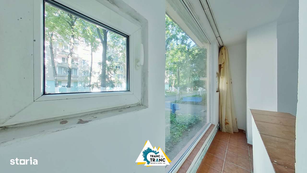 Apartament 2 camere Podgoria cu vedere superbă spre parc verde - Imagine principală: 5/9