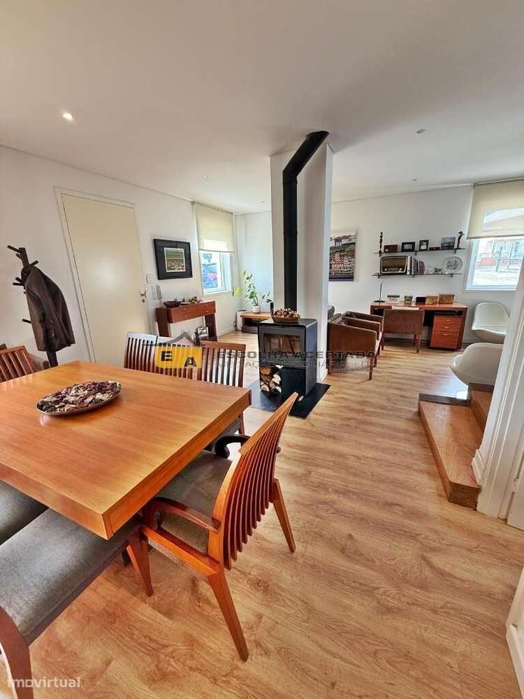 Moradia V4 – Transformada em V2, na Senhora da Hora - Grande imagem: 3/37