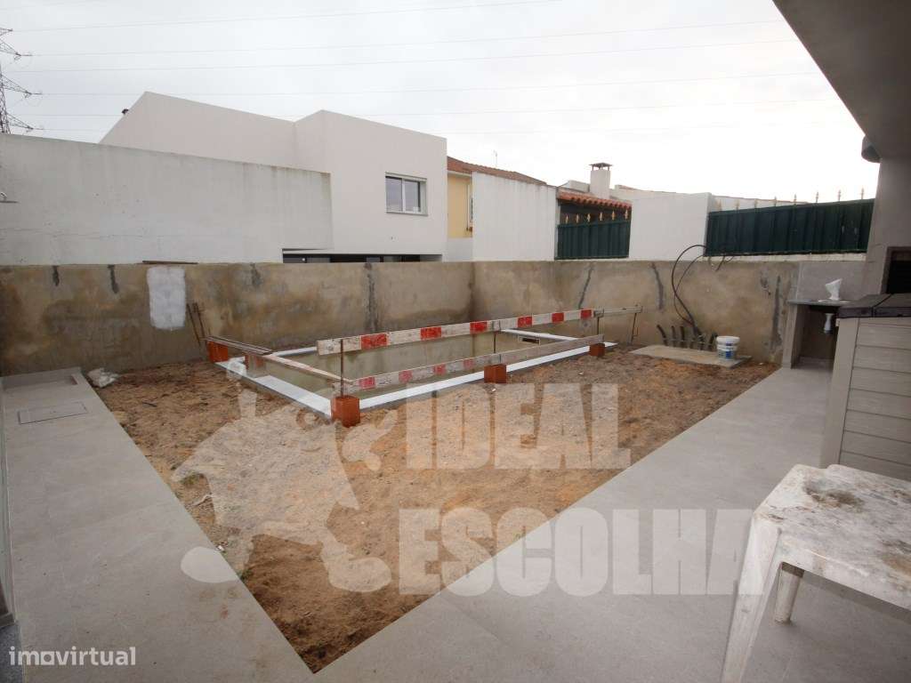 MORADIA 685 000€ FOROS DE AMORA.-21
