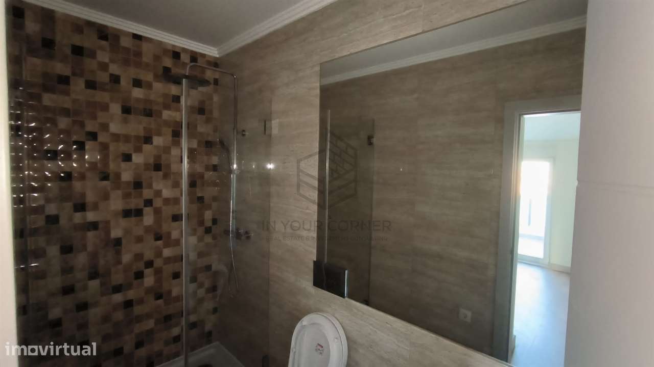 Apartamento T4 DUPLEX Venda em São Vicente,Lisboa-8