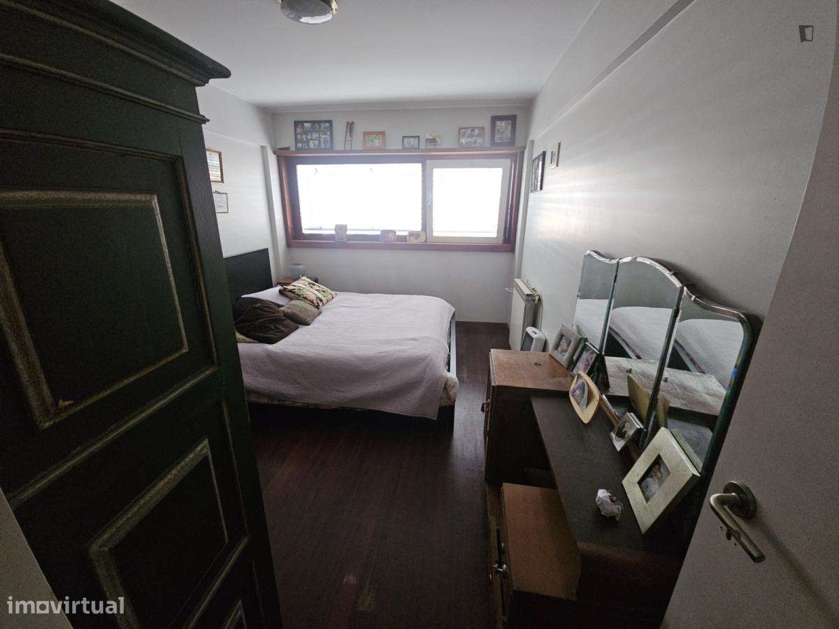 Quarto - localizado em Aldoar Porto - Grande imagem: 3/10