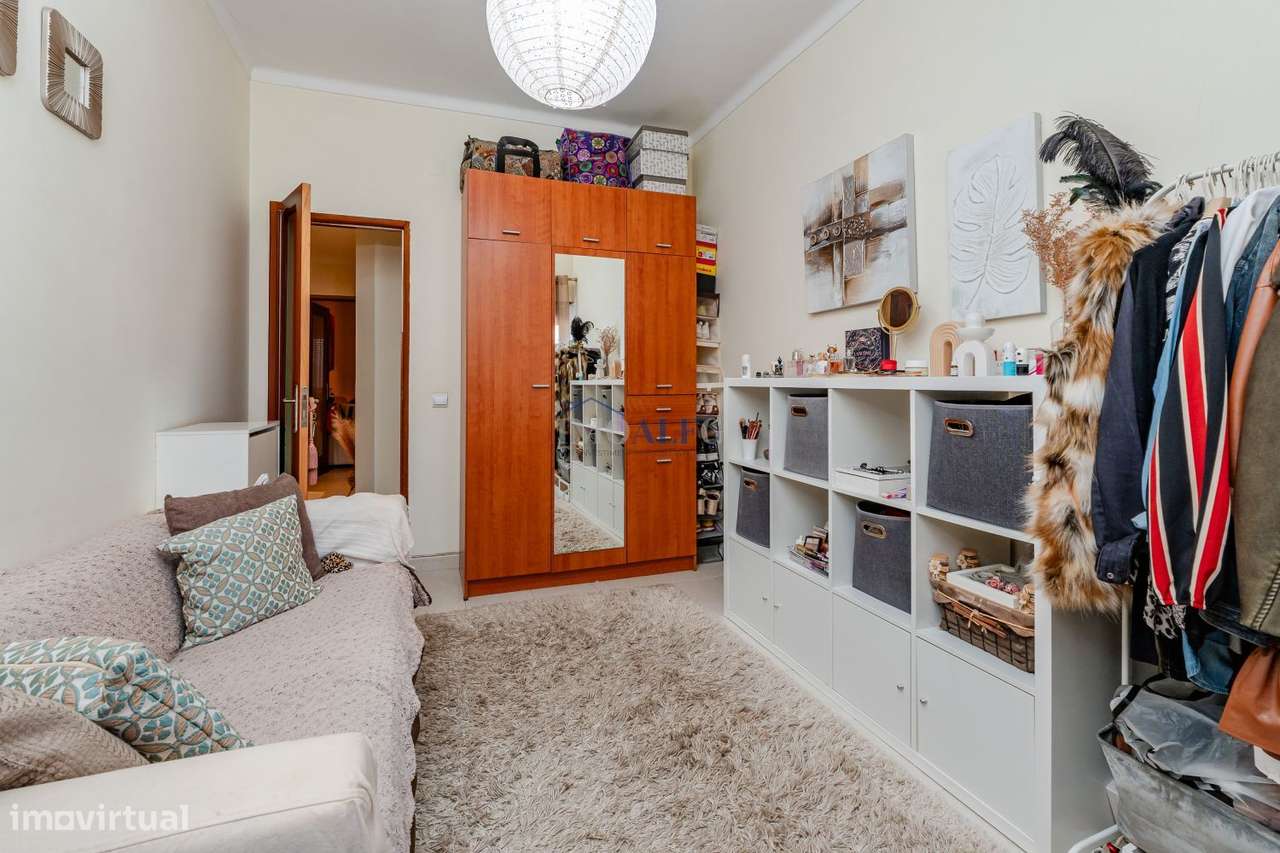 Apartamento T2 no Alto do Seixalinho, Barreiro-11