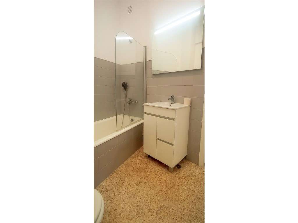 T2 Cacém em zona central perto de transportes-11