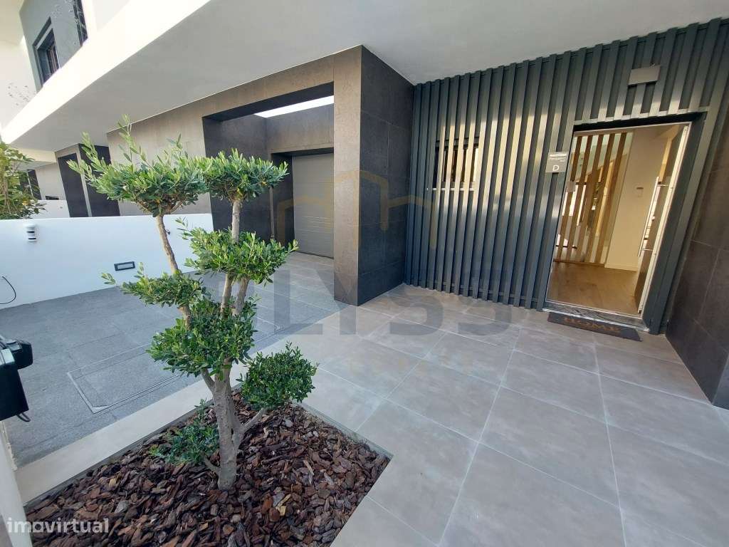 Moradias T4, em Condomínio Privado com Piscina. - Grande imagem: 4/42