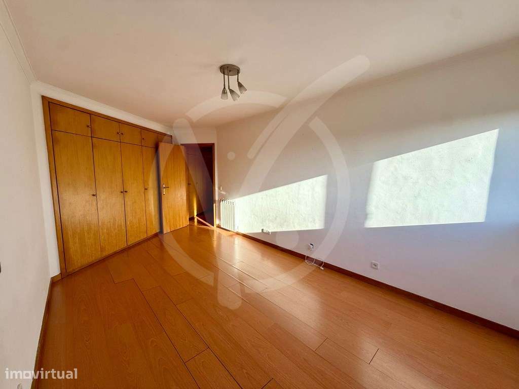 Excelente T3 na Póvoa de Varzim com 2 Garagens Fechadas-12