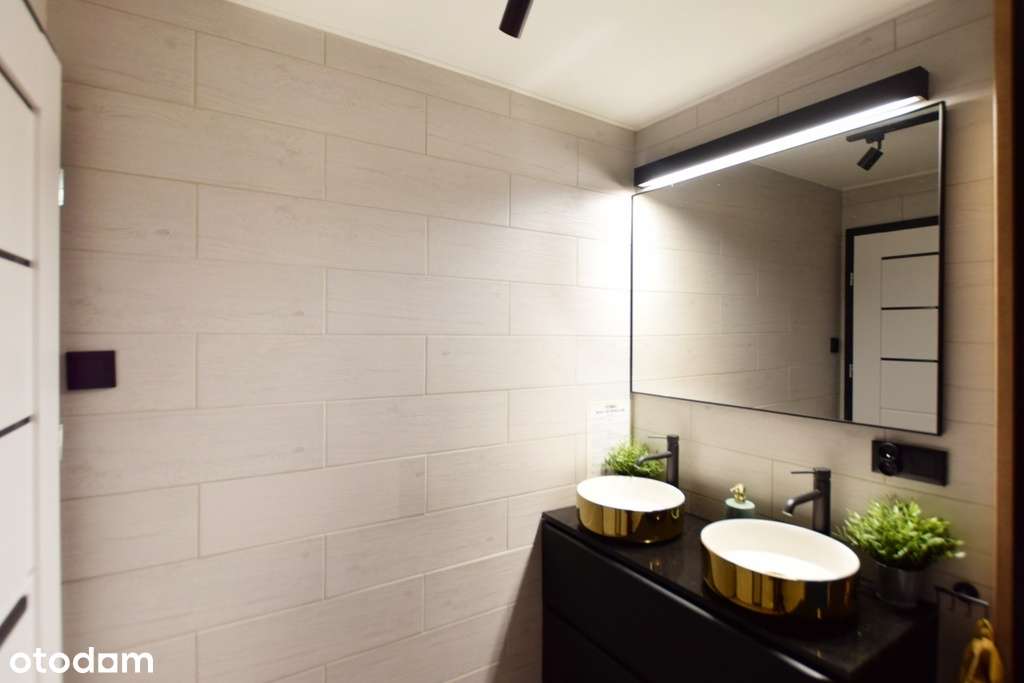 Niezależna nieruchomość magazynowo - biurowa-11