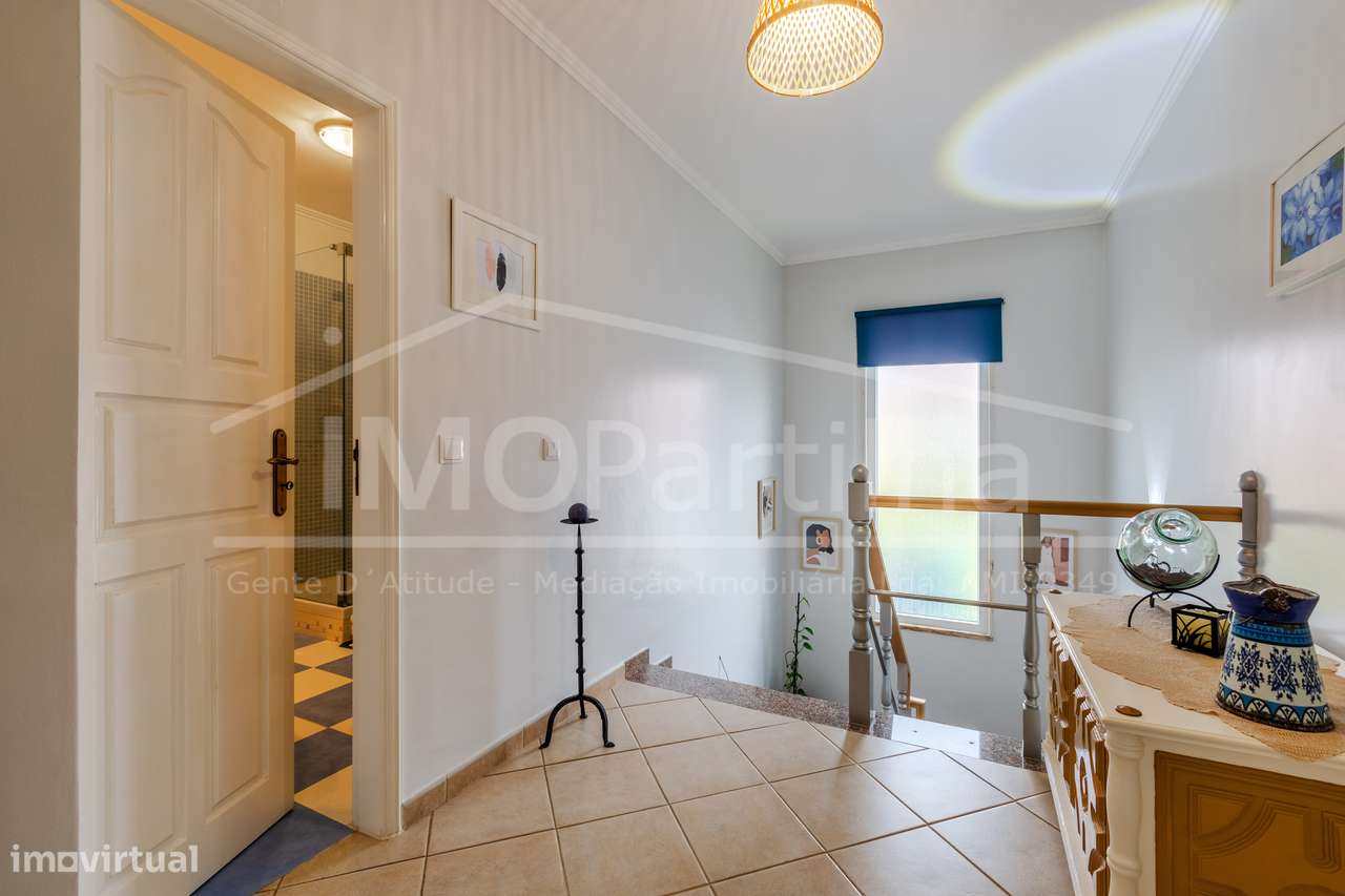 Moradia T3 | 212m2 | c/Jardim e Garagem | Odivelas-19