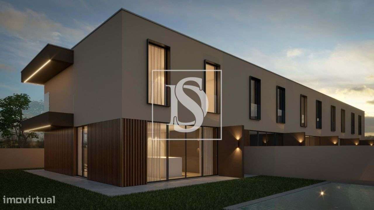 Moradia T3, NOVA, de LUXO, perto de Espinho-14