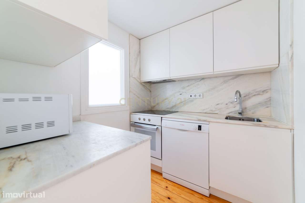 T0 mezanine com terraço, junto à Torre dos Clérigos-12