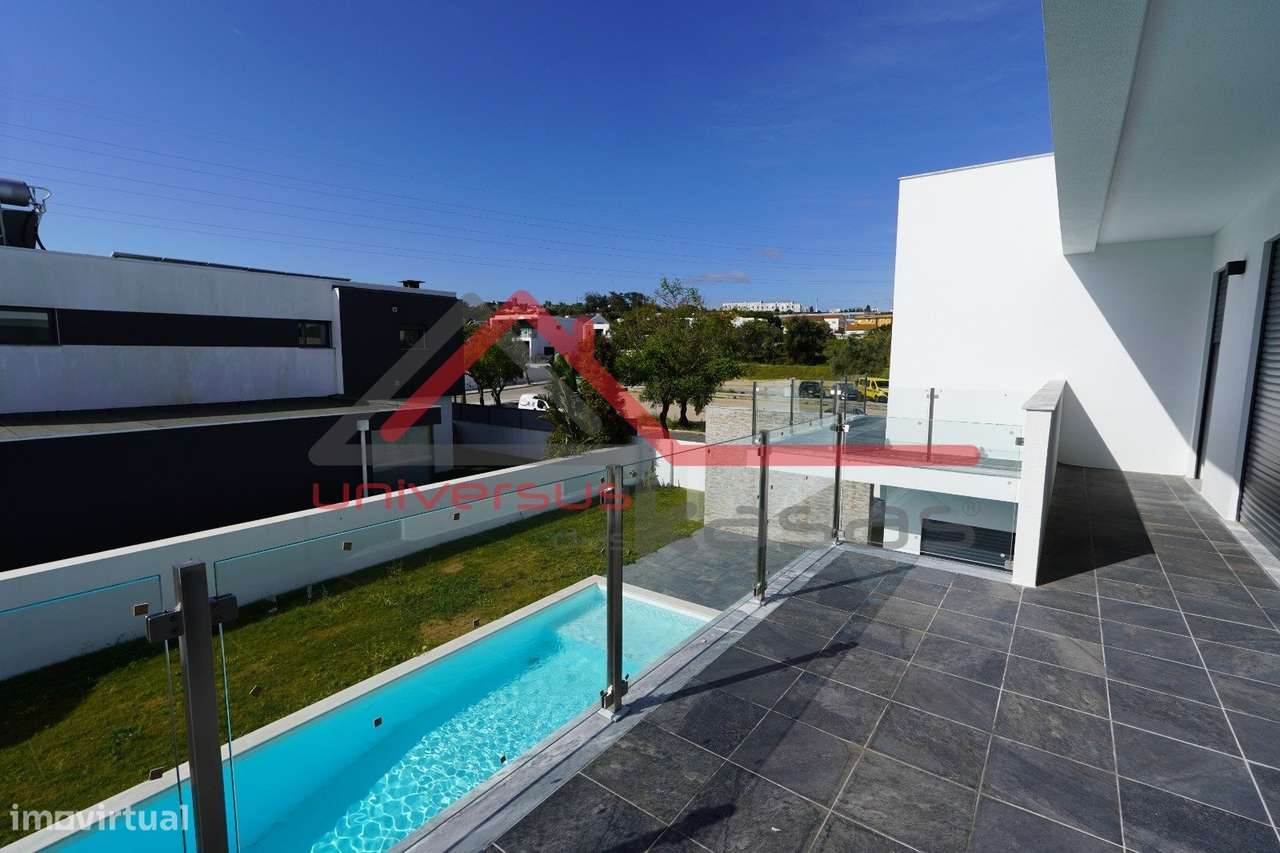 Moradia Nova Isolada V4 com Piscina Aires-Palmela-7