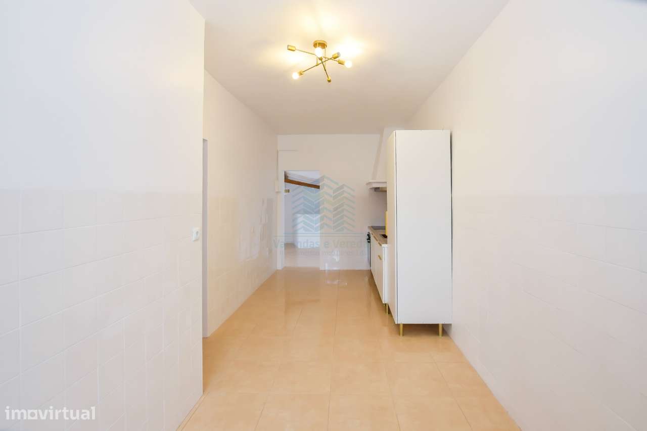 Moradia T3 + 1 Renovada + Garagem + Moradia em ruinas e diversos anexo-9