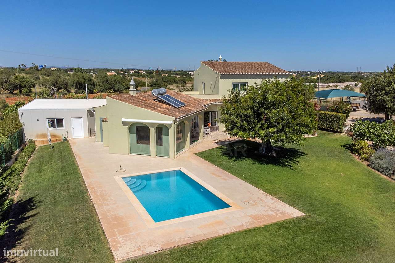Moradia T4 na Guia -  Charme Algarvio com Total Privacidade - Piscina-52