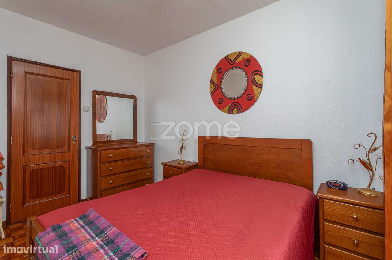 T3 em Sto. António dos Cavaleiros - Grande imagem: 5/28