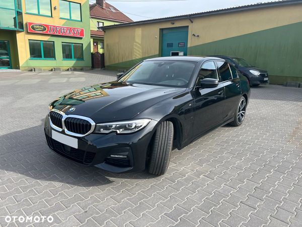 BMW Seria 3 330e M Sport - 1