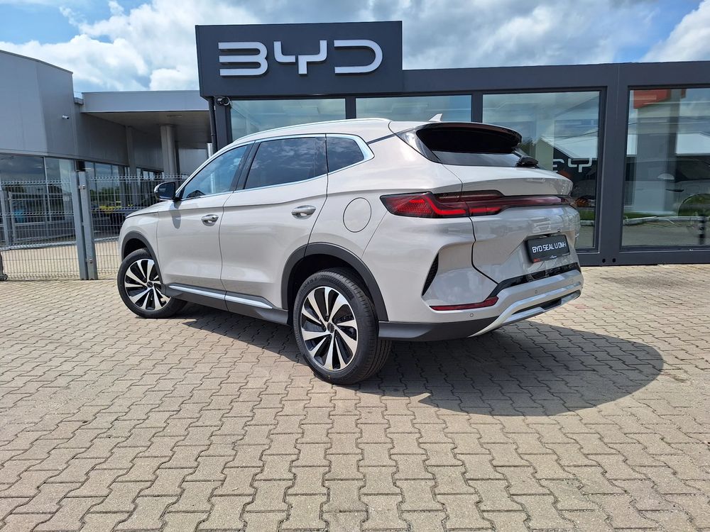 Demo / Zasięg 1080 km / Head-UP / Audio Infinity / Kamera 360