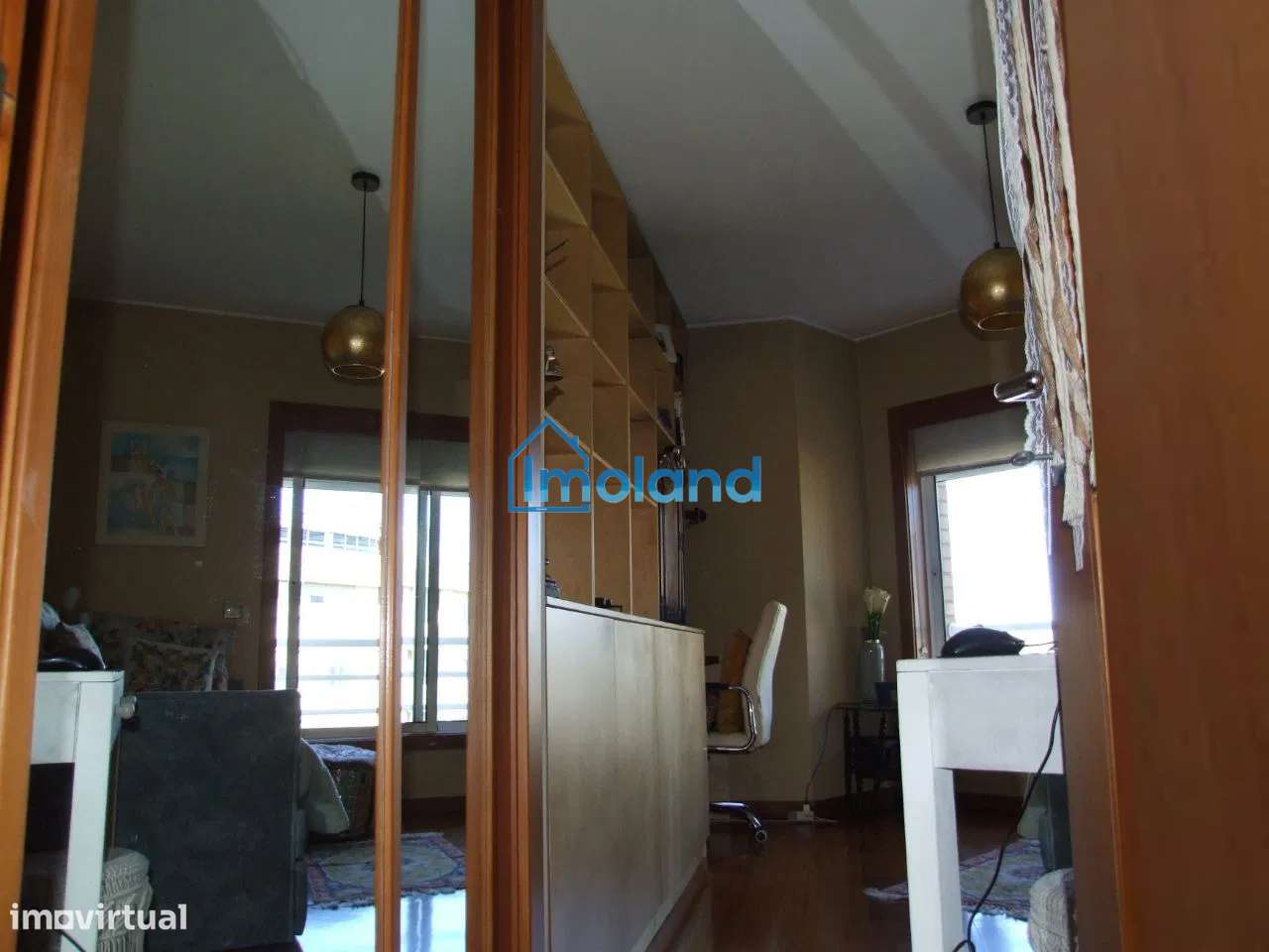 Apartamento T3 com Terraço e 3 Casas de Banho-12